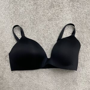 Uniqlo Wireless Comfort Bra Womens 38/40 D DD Black Smooth Support Lined Molded